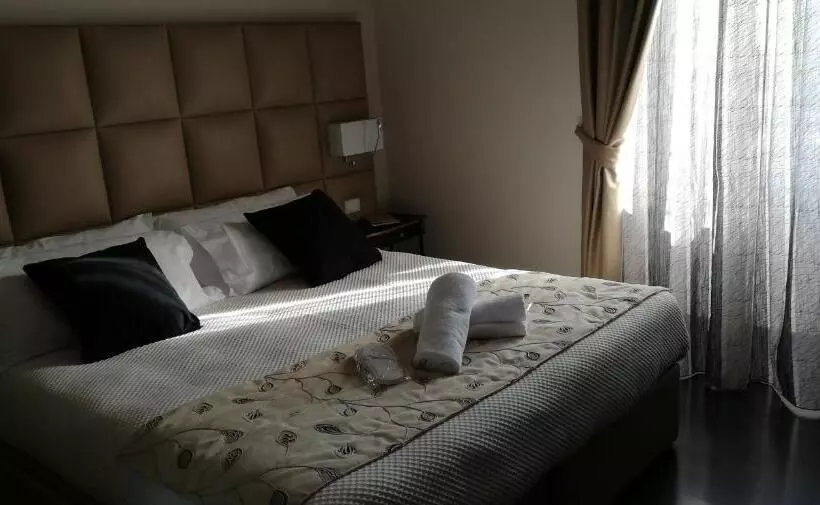 Majatalo Les Chambres De La Place