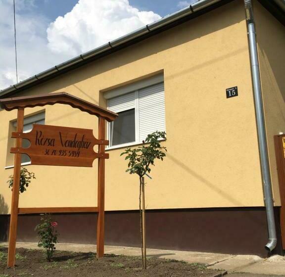 פנסיון Rózsa Vendégház