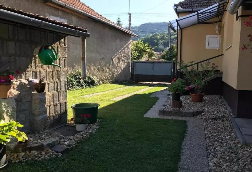 ペンション Rózsa Vendégház