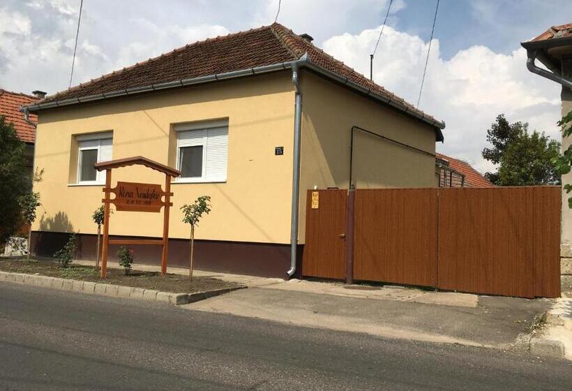 פנסיון Rózsa Vendégház