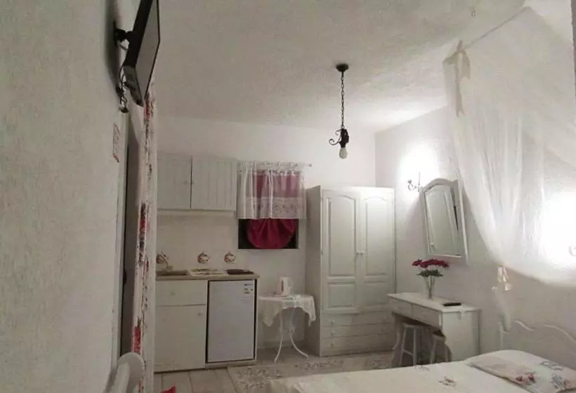 ホテル Castellino Studios