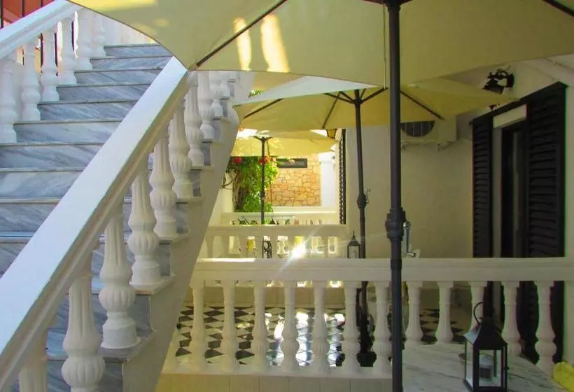 ホテル Castellino Studios