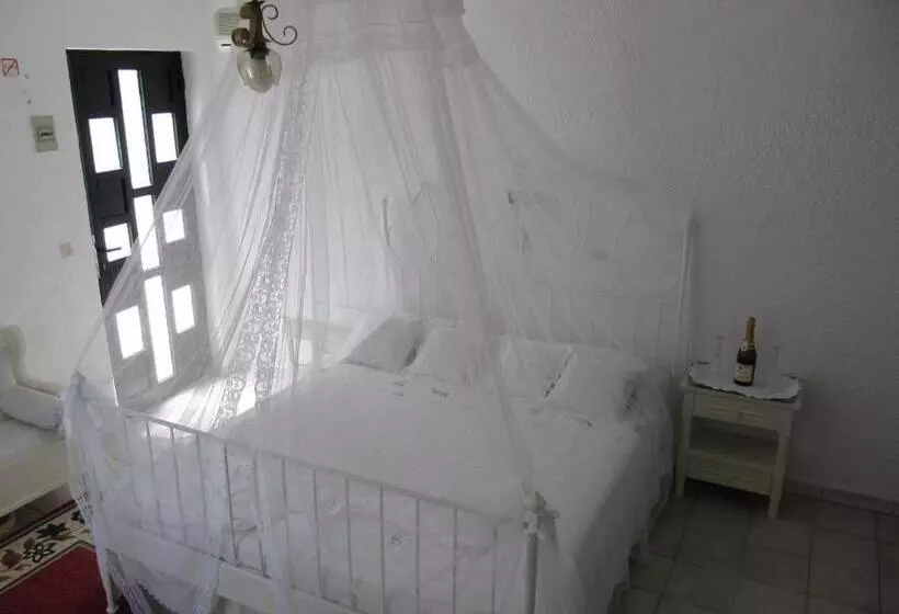 ホテル Castellino Studios