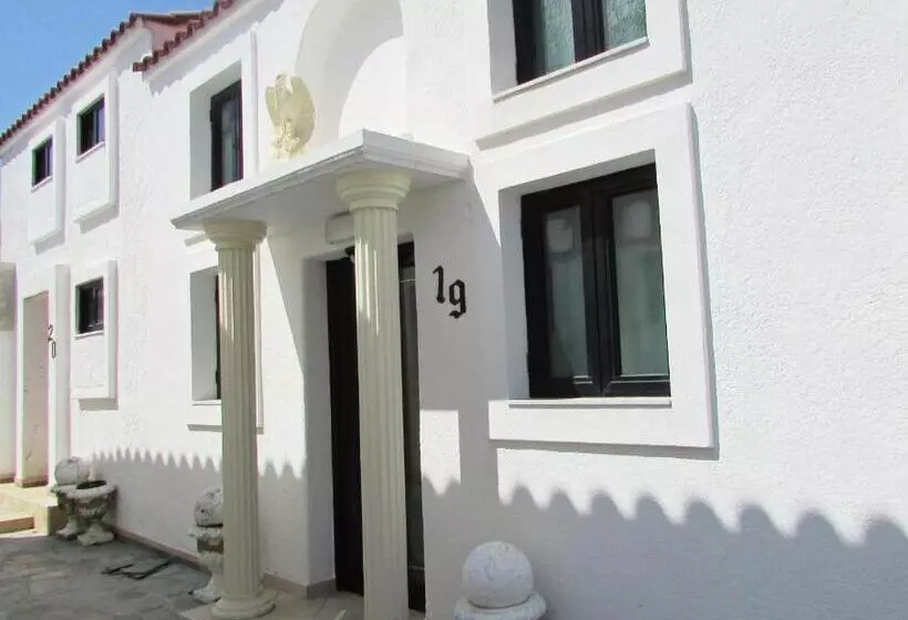 ホテル Castellino Studios