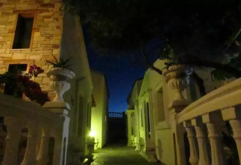 ホテル Castellino Studios