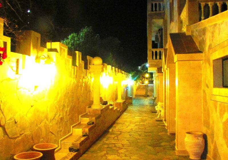 Отель Castellino Studios