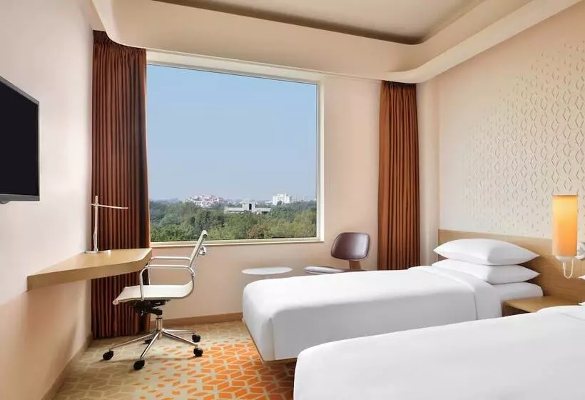 Hotel Fairfield By Marriott Chennai Mahindra World City