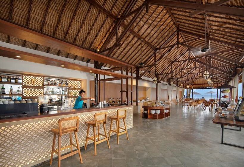 Отель Lembongan Beach Club & Resort