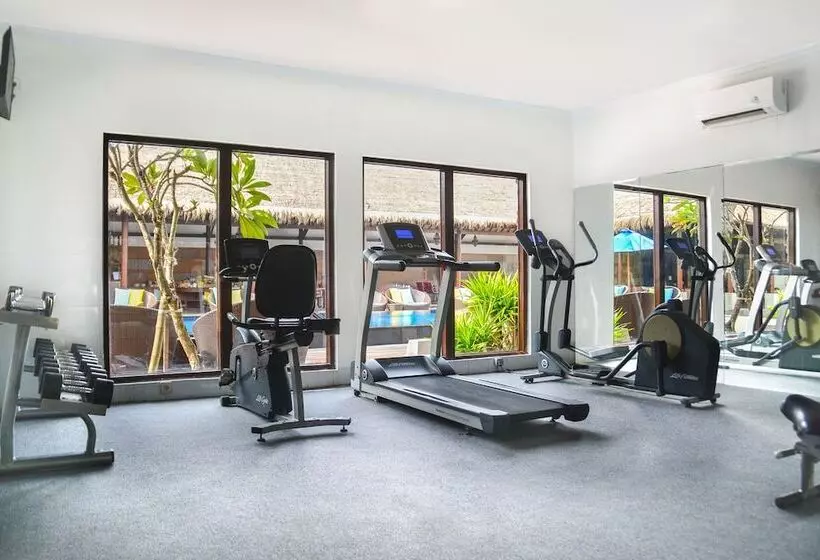 Отель Lembongan Beach Club & Resort