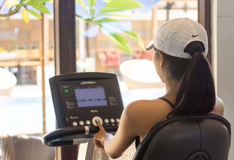 Отель Lembongan Beach Club & Resort