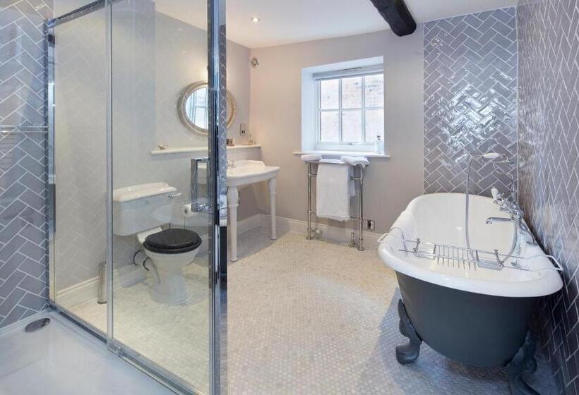 בית מלון כפרי The George Townhouse