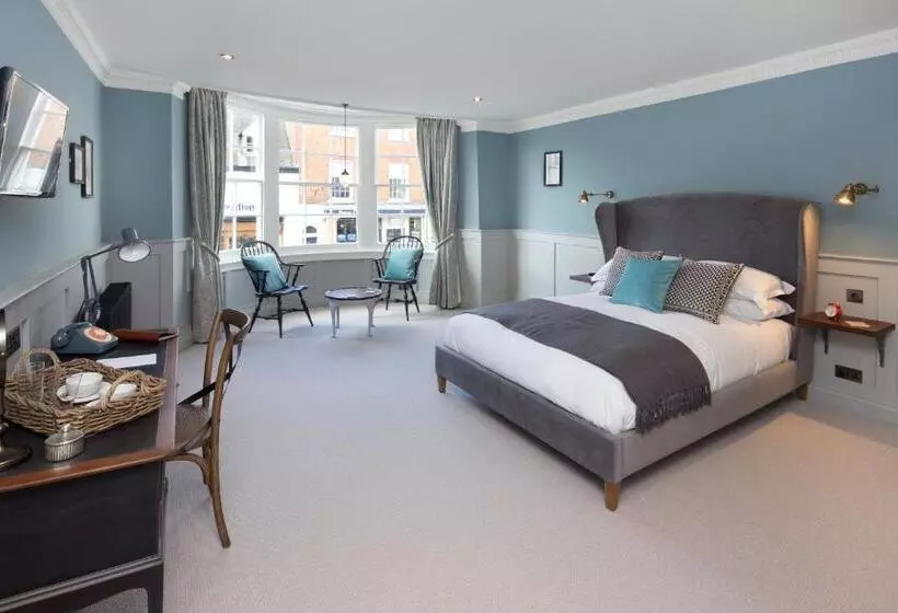 هتل The George Townhouse