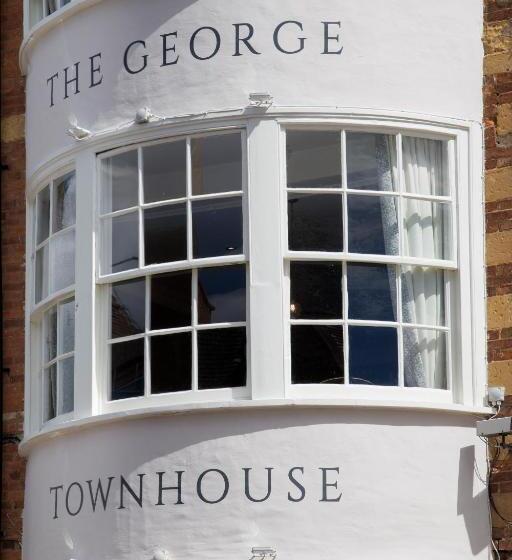בית מלון כפרי The George Townhouse