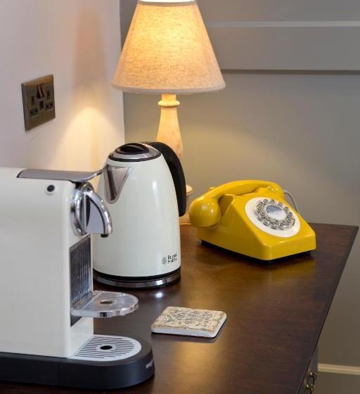 בית מלון כפרי The George Townhouse