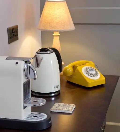 هتل The George Townhouse