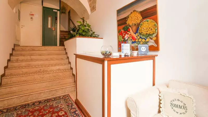 هتل Zodiacus Residence