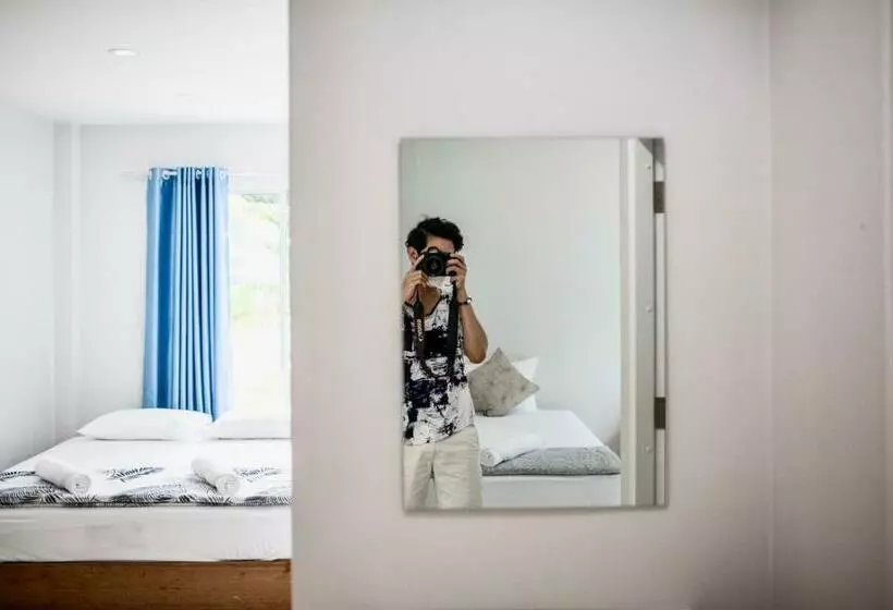 Retkeilymaja Thirty Tree Garden House