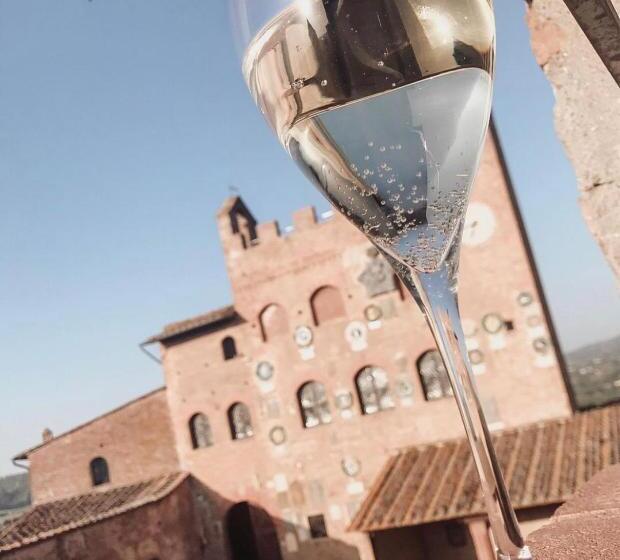 مبيت وإفطار Antica Torre Del Borgo