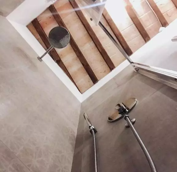 Aamiaismajoitus (B&B) Antica Torre Del Borgo