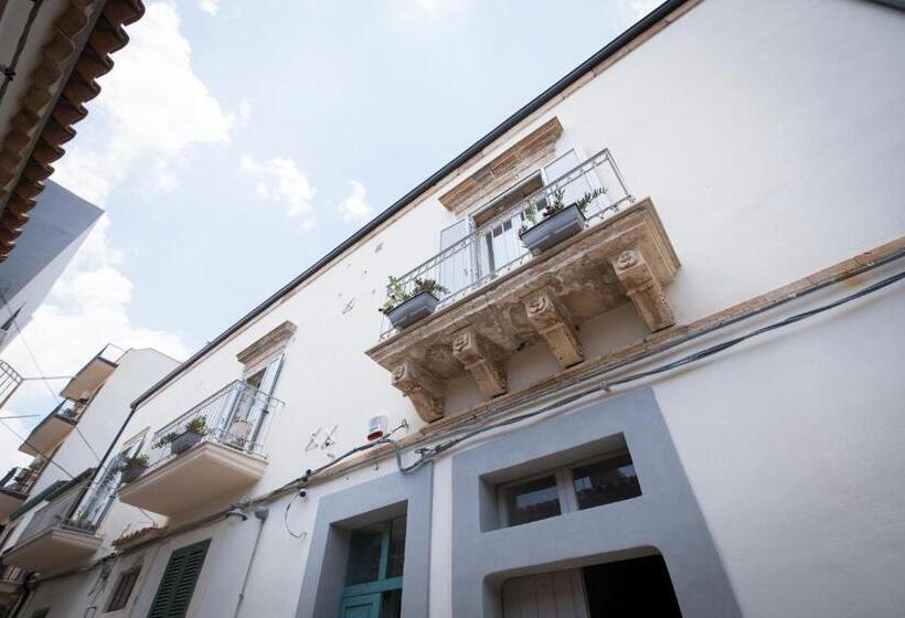 تختخواب و صبحانه Casa Memi