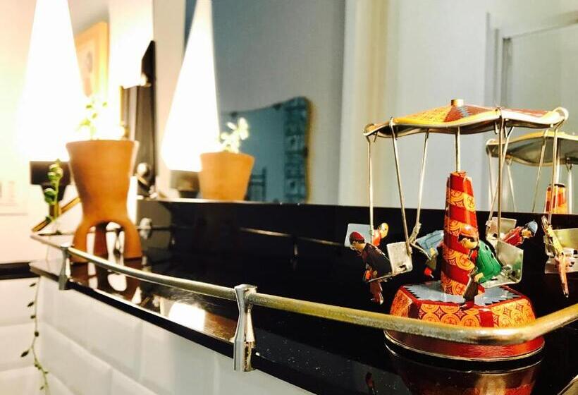 ベッドアンドブレックファースト Jacaranda