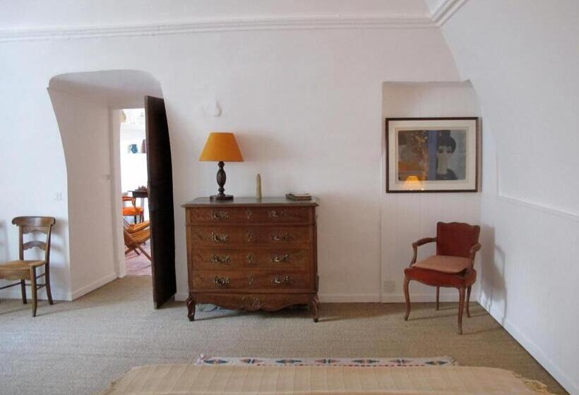 تختخواب و صبحانه Le Château