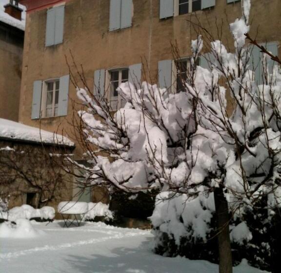 تختخواب و صبحانه Le Château