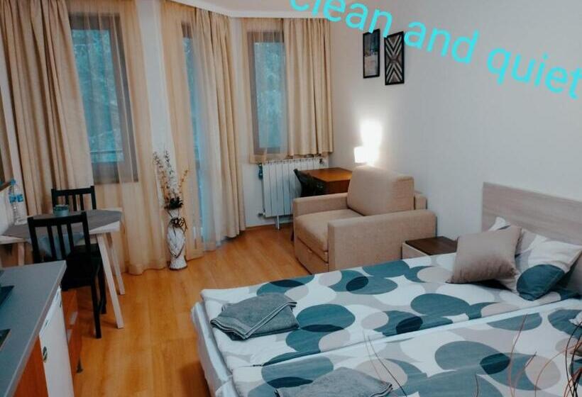 Enjoy Studios And Lovely Apartment Villa Park