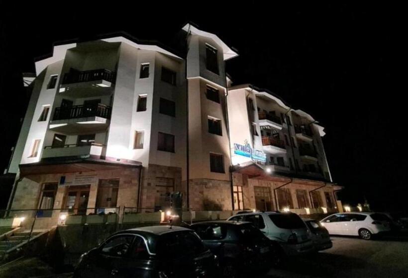 Enjoy Studios And Lovely Apartment Villa Park