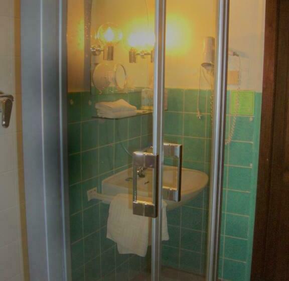 Отель Restaurant Burg Ramstein