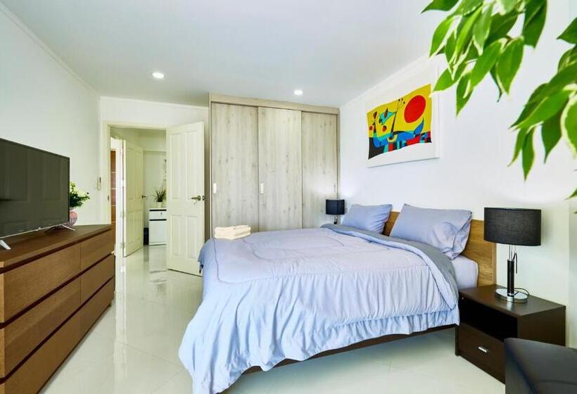 Luxurious Apartment On Jomtien Beach Road