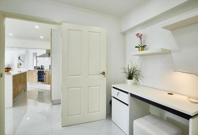 Luxurious Apartment On Jomtien Beach Road