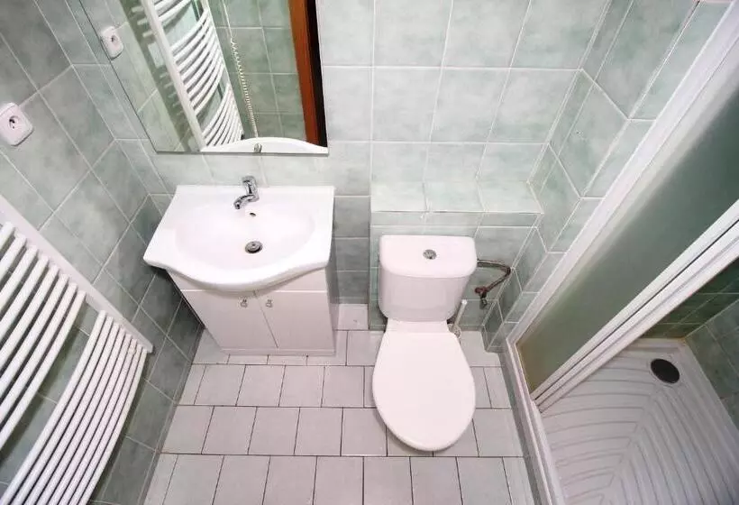 Majatalo Penzion Vlčárna