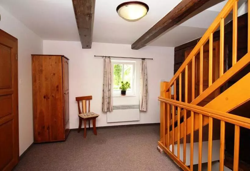 Majatalo Penzion Vlčárna