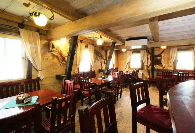 Majatalo Penzion Vlčárna