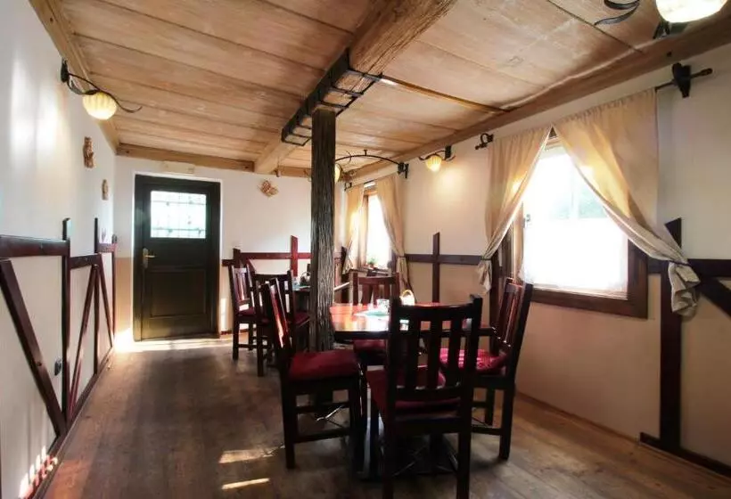 Majatalo Penzion Vlčárna