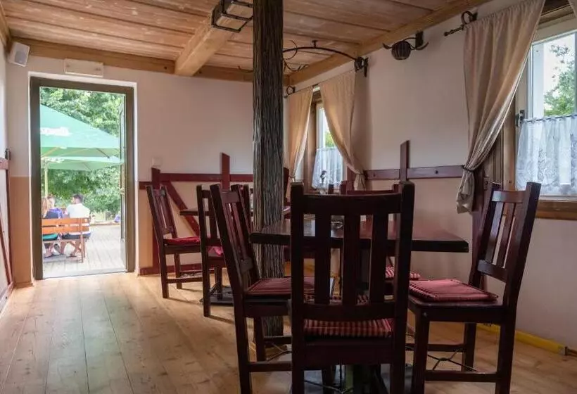 Majatalo Penzion Vlčárna