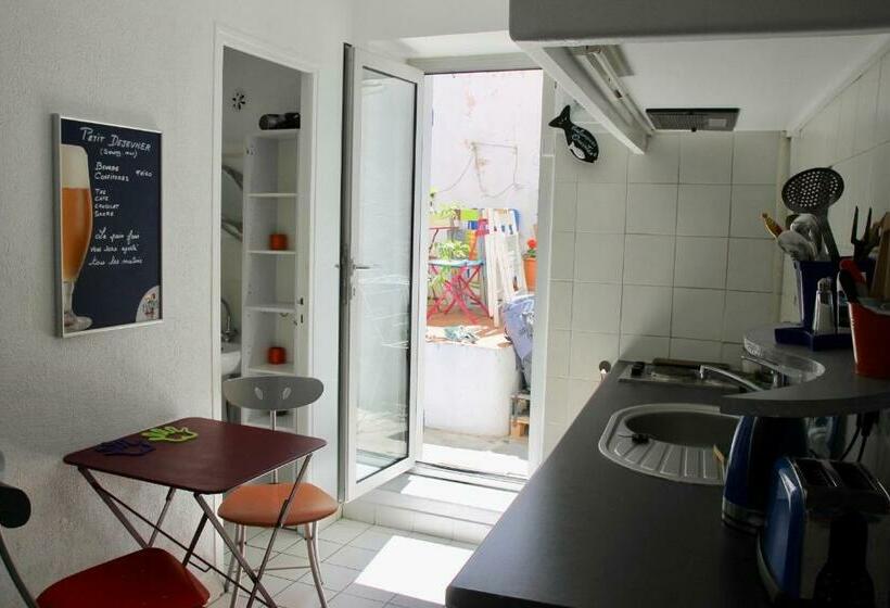 هاستل Au Petit Chez Soi