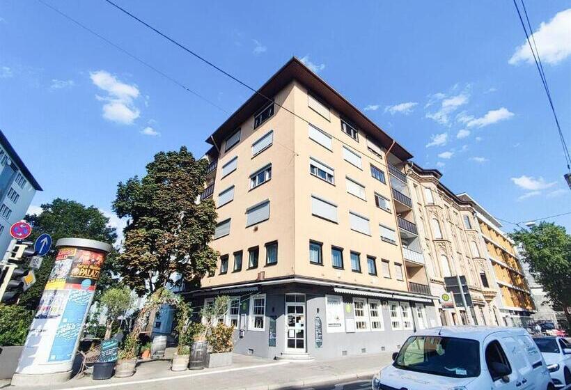 Alfa Stuttgart City 4zw Beste City Lage Berliner Platz Max 8 Personen Netflix Küche Wm