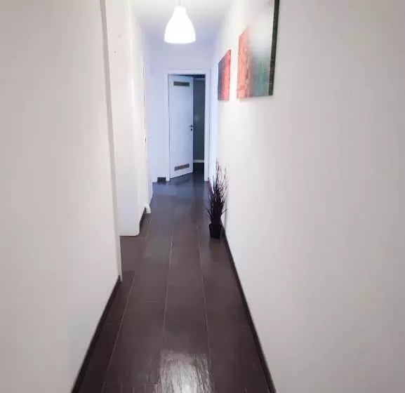 Alfa Stuttgart City 4zw Beste City Lage Berliner Platz Max 8 Personen Netflix Küche Wm L 4br 7 Beds