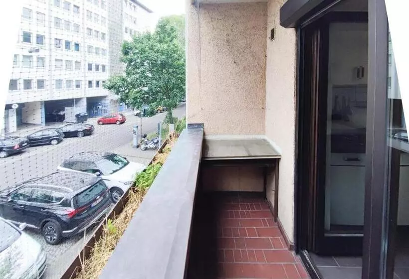 Alfa Stuttgart City 4zw Beste City Lage Berliner Platz Max 8 Personen Netflix Küche Wm L 4br 7 Beds
