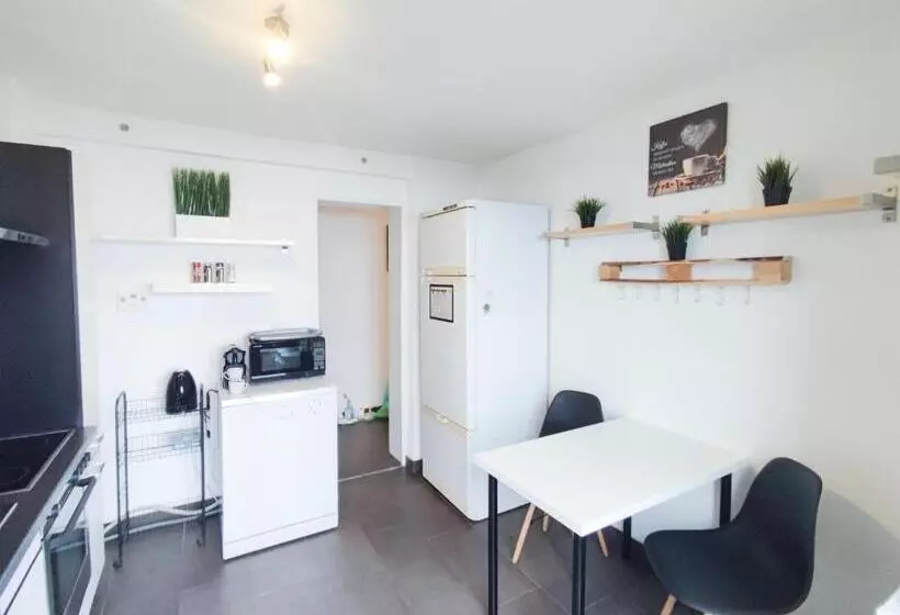 Alfa Stuttgart City 4zw Beste City Lage Berliner Platz Max 8 Personen Netflix Küche Wm L 4br 7 Beds