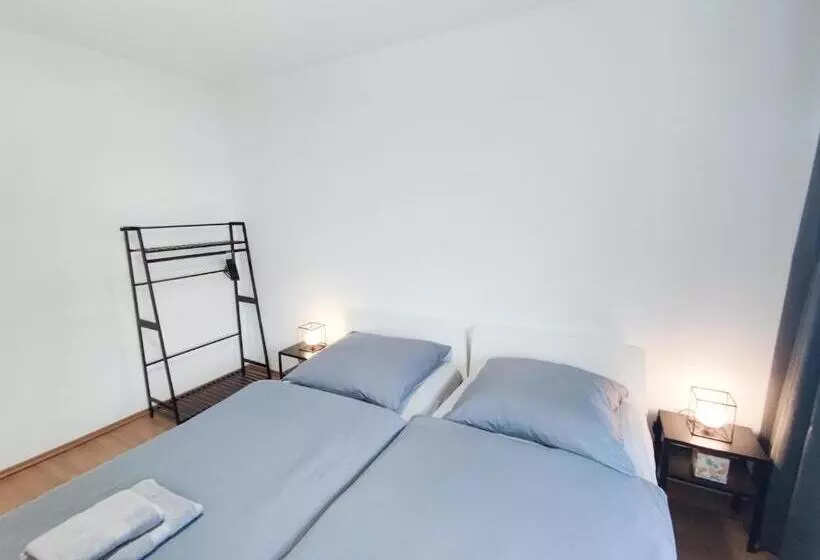 Alfa Stuttgart City 4zw Beste City Lage Berliner Platz Max 8 Personen Netflix Küche Wm L 4br 7 Beds