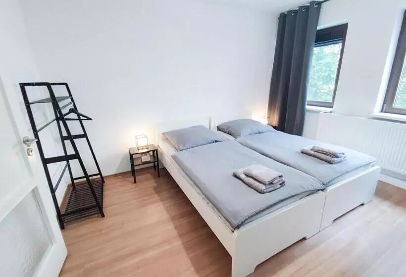Alfa Stuttgart City 4zw Beste City Lage Berliner Platz Max 8 Personen Netflix Küche Wm L 4br 7 Beds