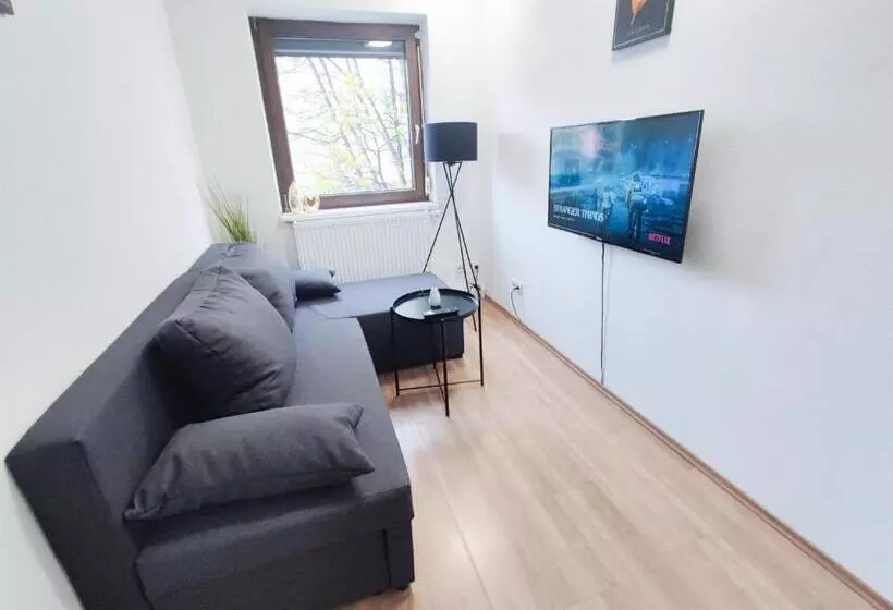 Alfa Stuttgart City 4zw Beste City Lage Berliner Platz Max 8 Personen Netflix Küche Wm L 4br 7 Beds