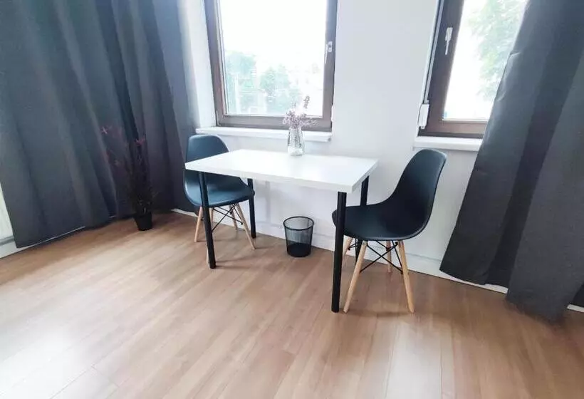 Alfa Stuttgart City 4zw Beste City Lage Berliner Platz Max 8 Personen Netflix Küche Wm L 4br 7 Beds