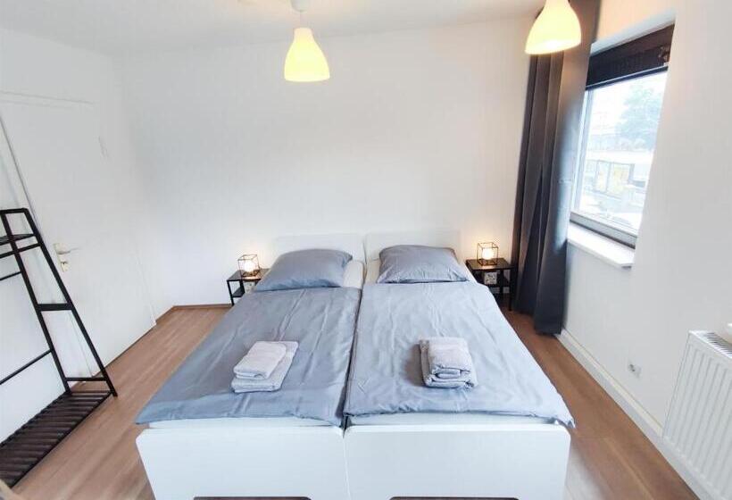 Alfa Stuttgart City 4zw Beste City Lage Berliner Platz Max 8 Personen Netflix Küche Wm