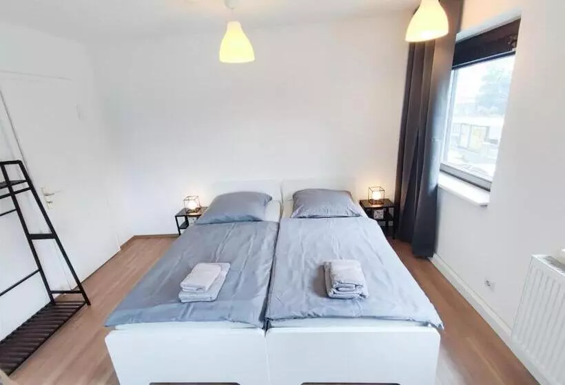 Alfa Stuttgart City 4zw Beste City Lage Berliner Platz Max 8 Personen Netflix Küche Wm L 4br 7 Beds