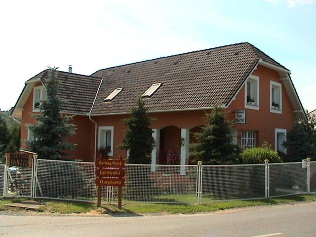 مبيت وإفطار Cseppkő Panzió