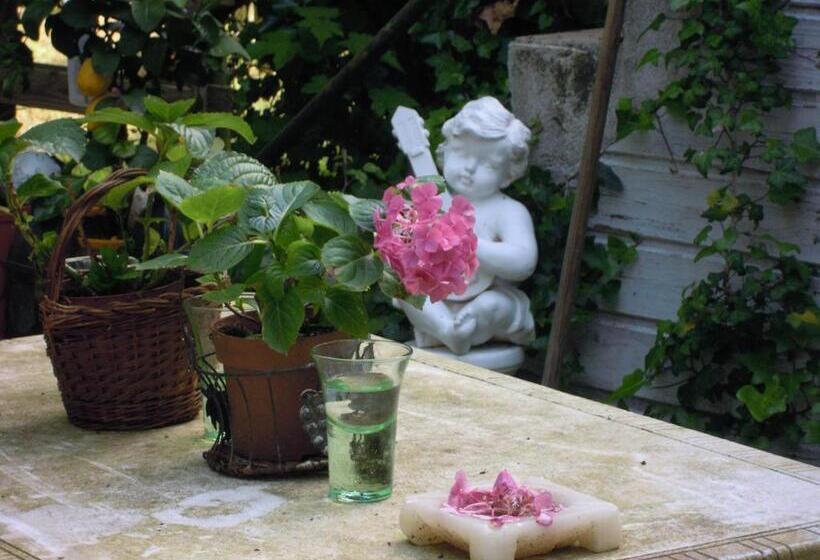 تختخواب و صبحانه Domaine De La Bastille